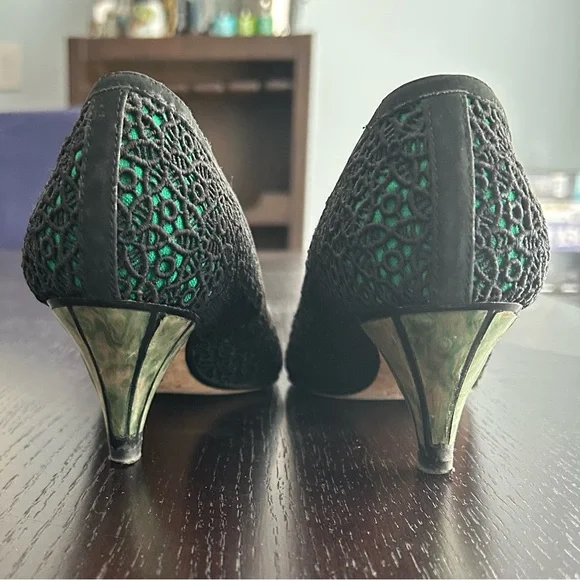 Baldinini Elegant Green and Black Heels with Textured Finish - Picture 4 of 6
